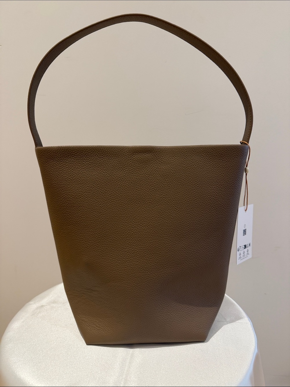 Classic Structured Women’s Tote Bag in Brown - Picture 3 of 12